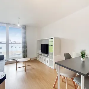  Apartment Free Parking - Two Bed By Docklands
