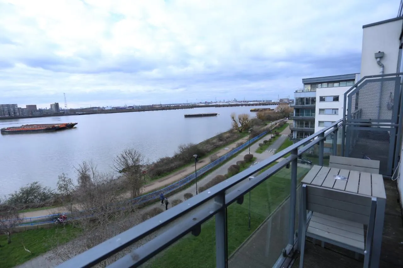 Lovely 2 Bed 2 Toilet Hill House River View Apartment contacts