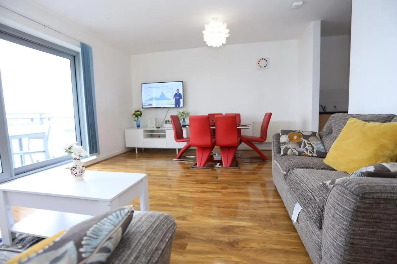 Lovely 2 Bed 2 Toilet Hill House River View Apartment London 0*,  United Kingdom